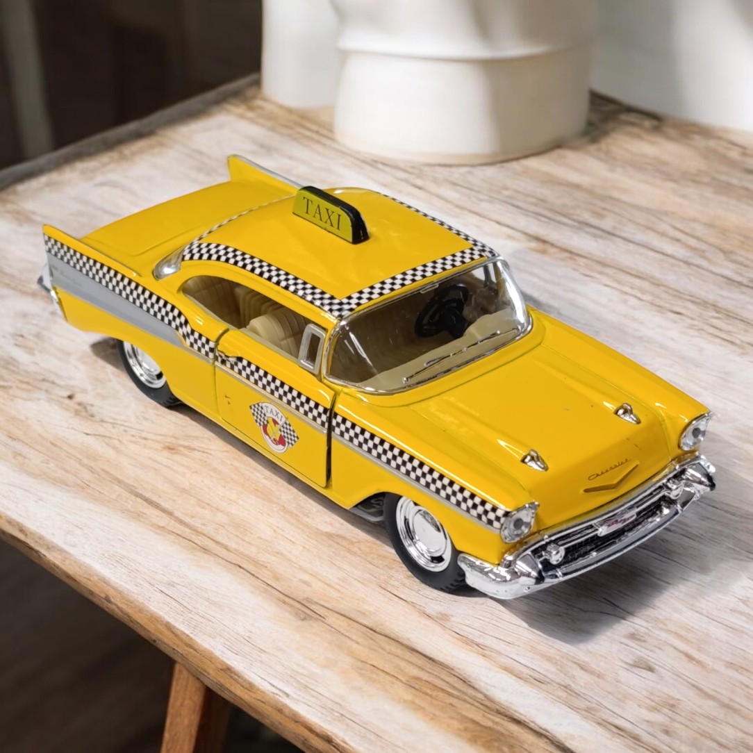 Fiús játék, Autómodell fém Chevrolet Bel Air 1957, több szinben gyártott termék!